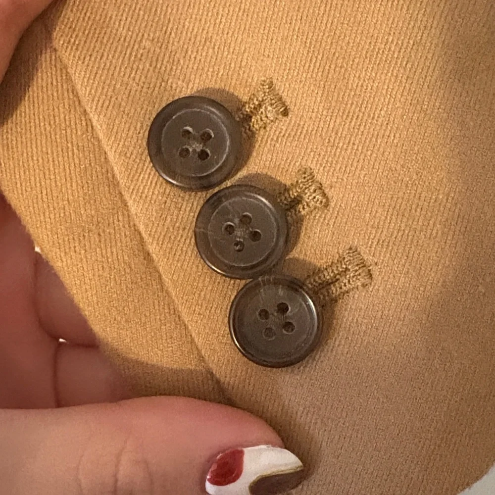 🩶 Banana Republic Tan Blazer - Picture 13 of 13